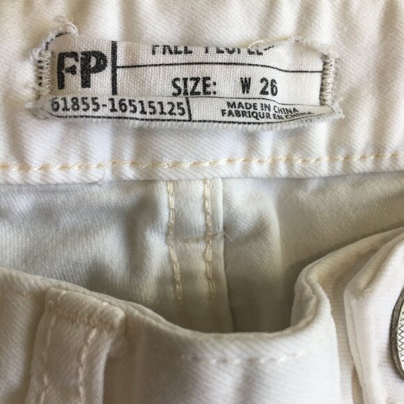 FREE PEOPLE 5 Pocket Logo Hardware White Distressed Ripped Knee Skinny Jeans - Picture 2 of 7